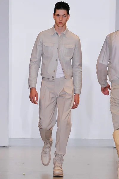 Look 9